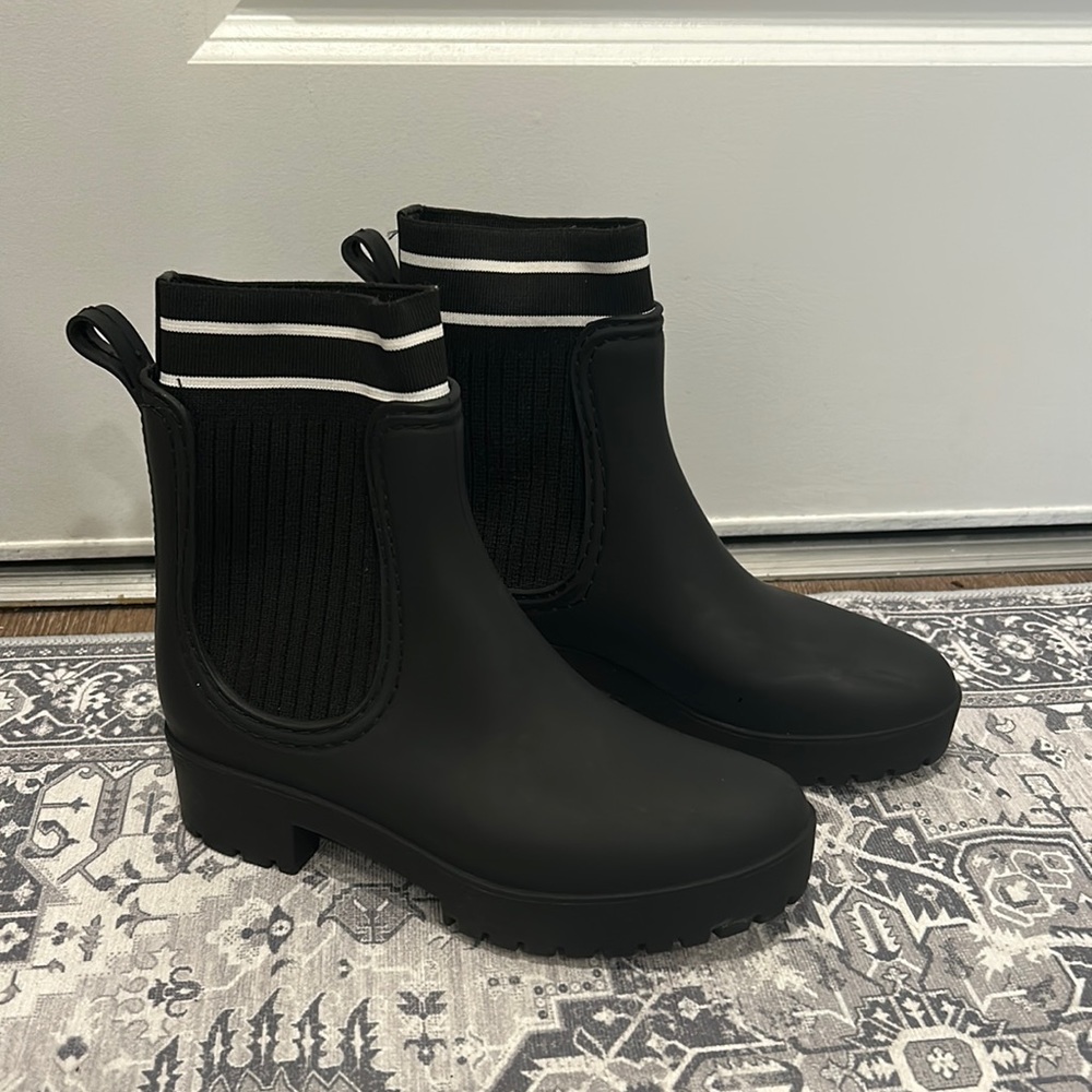 Black Rubber Rain Boots